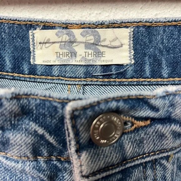 We The Free Distressed Blue Jeans - Picture 4 of 6